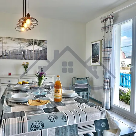 Souvenir Du Guil: Seaside With Garden In Holiday home