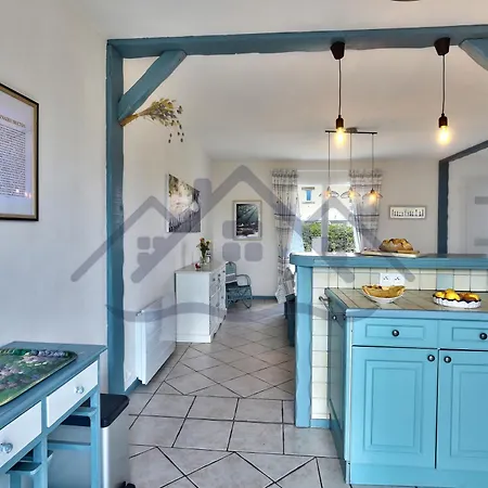 Souvenir Du Guil: Seaside With Garden In Holiday home *